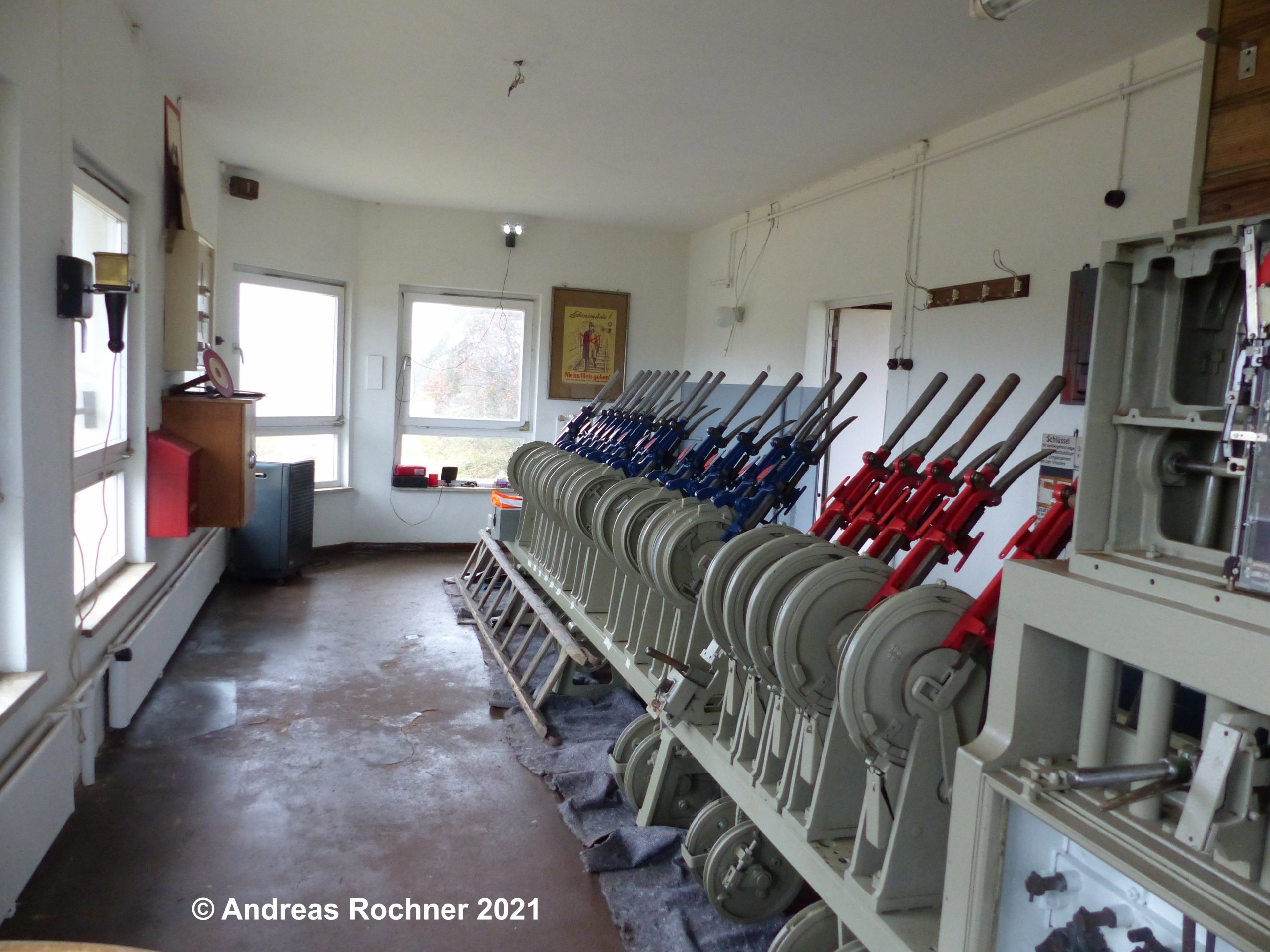 Blick in das fertig restaurierte Stellwerk Sn