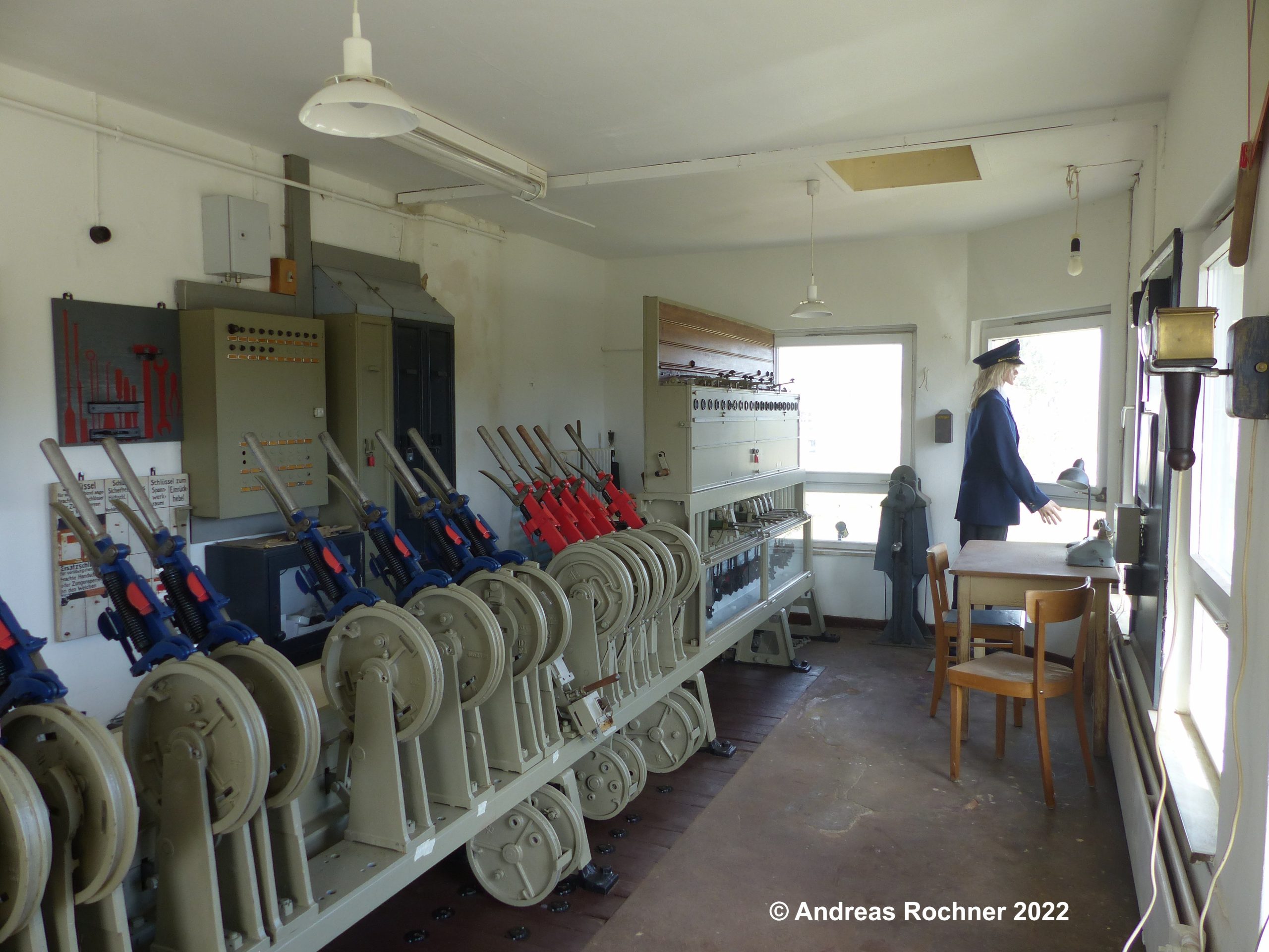 Blick in das restaurierte Stellwerk Sn
