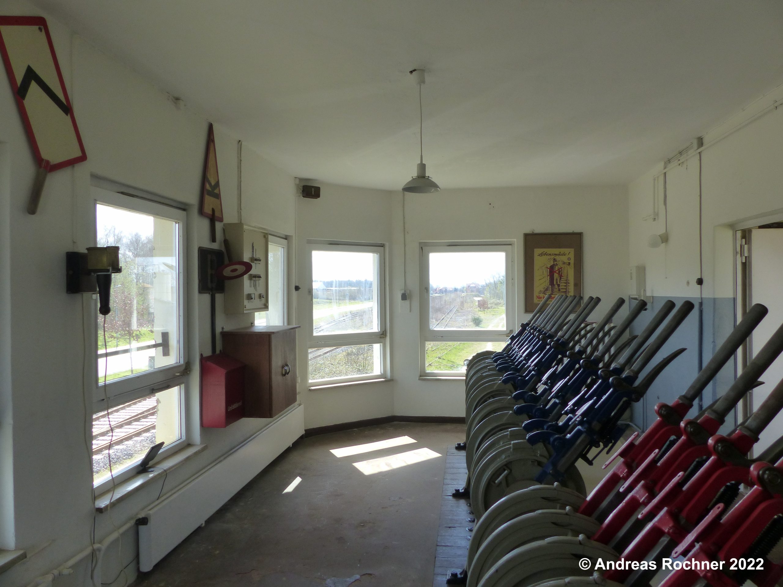 Blick in das restaurierte Stellwerk Sn