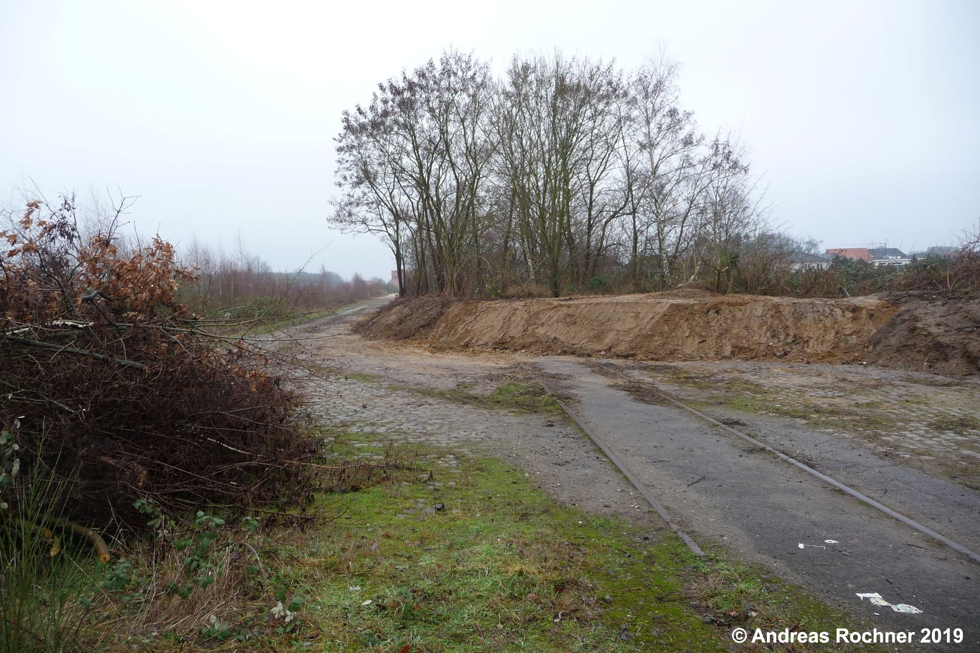 Zuwegung zum Stellwerk nach der Herstellung der Böschung